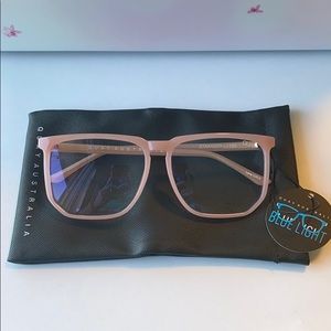 Quay Australia STRANGER PNK/CLRBLT Glasses